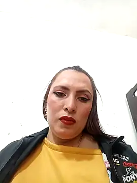 Snapshot of VERONICA__03 chatting on November 22, 2025, 3:11 pm VERONICA 03 online show from November 22, 2025, 3:11 pm