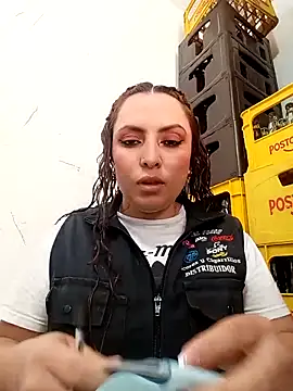 Snapshot of VERONICA__03 chatting on November 8, 2025, 2:09 pm VERONICA 03 online show from November 8, 2025, 2:09 pm