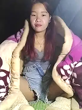 lylylove online show from November 13, 2025, 1:09 am