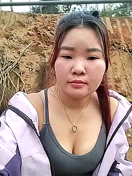 Snapshot of lylylove chatting on February 24, 2026, 12:55 am lylylove online show from February 24, 2026, 12:55 am