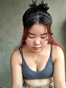 lylylove online show from March 21, 2026, 4:25 am