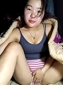 Snapshot of lylylove chatting on February 17, 2026, 12:19 am lylylove online show from February 17, 2026, 12:19 am