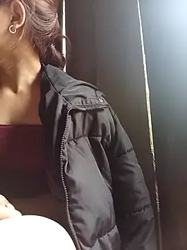 Ngocmi909 online show from March 22, 2026, 3:21 am