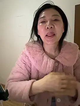 xiiuuff18 online show from February 21, 2026, 12:12 am