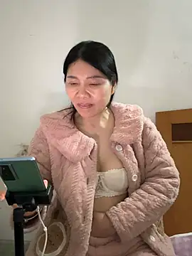 xiiuuff18 online show from March 20, 2026, 12:06 pm