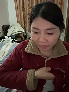 xiiuuff18 online show from February 10, 2026, 12:15 pm