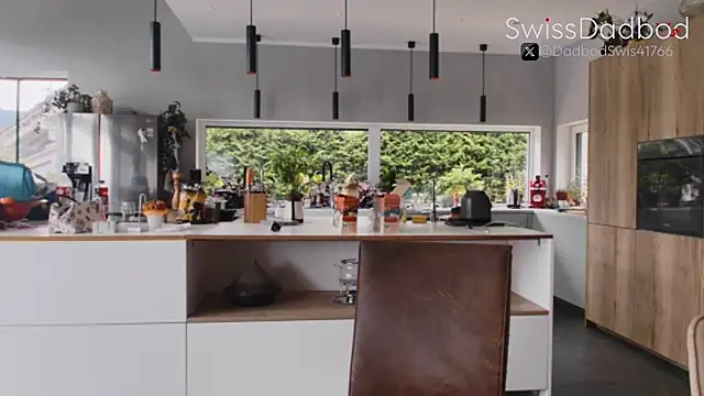 SwissDadbod online show from September 25, 2025, 2:12 pm