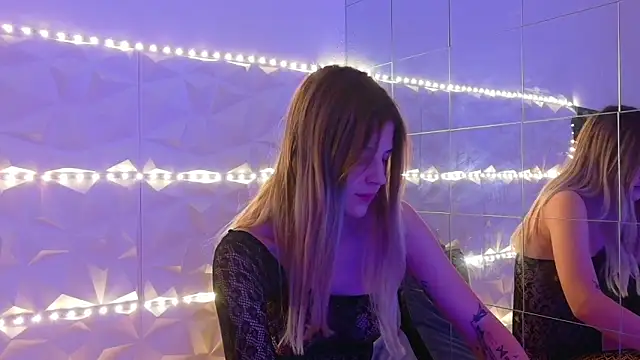 Snapshot of Aishha_ chatting on October 31, 2025, 5:59 am Aishha online show from October 31, 2025, 5:59 am