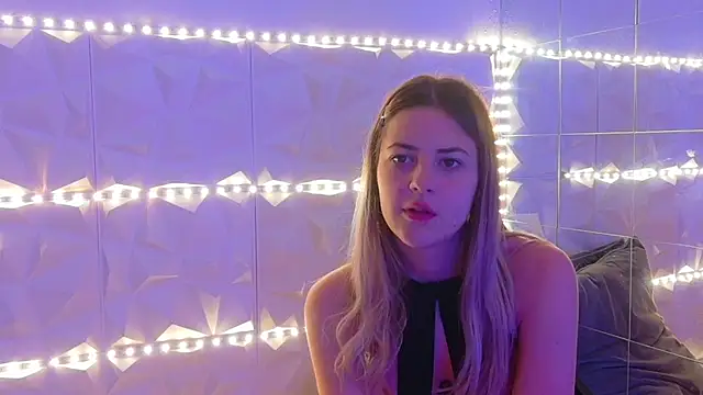 Snapshot of Aishha_ chatting on November 11, 2025, 6:08 am Aishha online show from November 11, 2025, 6:08 am