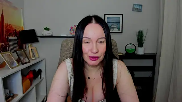 Snapshot of Velvet_Jasmine chatting on October 31, 2025, 6:32 am Velvet Jasmine online show from October 31, 2025, 6:32 am