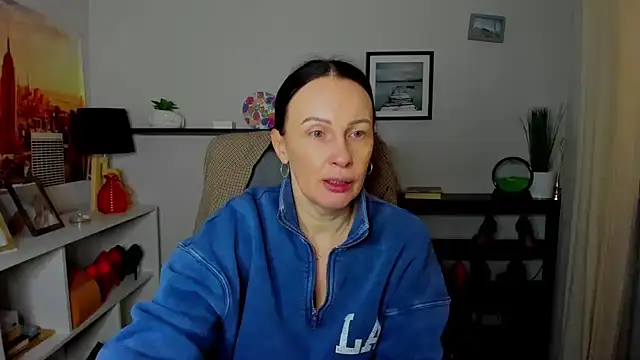 Snapshot of Velvet_Jasmine chatting on November 15, 2025, 7:34 am Velvet Jasmine online show from November 15, 2025, 7:34 am