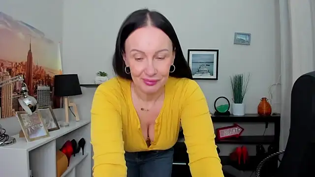 Snapshot of Velvet_Jasmine chatting on October 9, 2025, 5:41 am Velvet Jasmine online show from October 9, 2025, 5:41 am