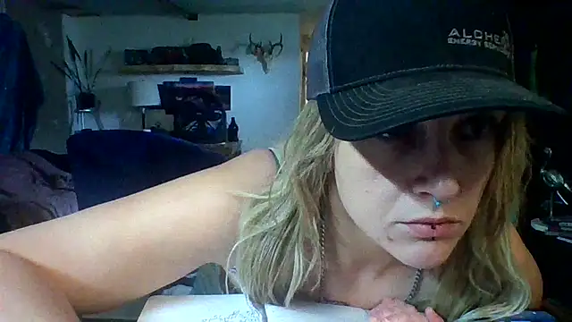 cutiekayls online show from June 30, 2026, 10:43 pm