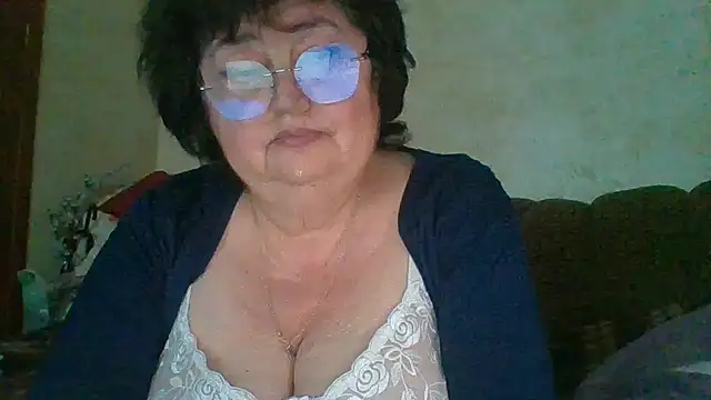 MilaSky5303 online show from April 6, 2026, 2:51 pm