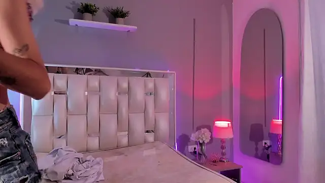 Darlyn tenderhot   online show from November 21, 2025, 8:52 pm