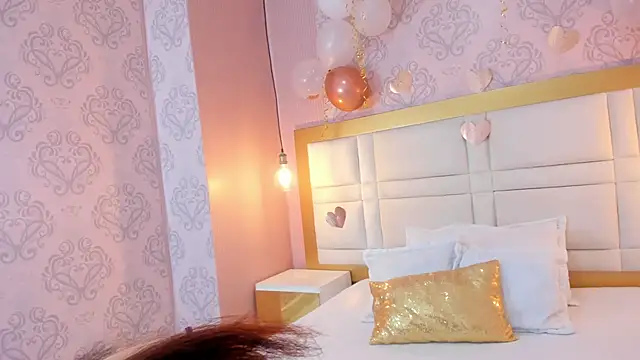 Briana 24 online show from November 3, 2025, 7:28 pm