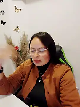 Daliz Leon online show from October 1, 2025, 1:33 am