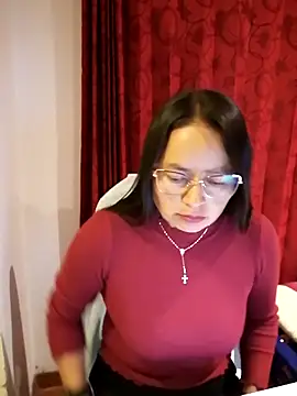 Daliz Leon online show from November 10, 2025, 10:59 pm