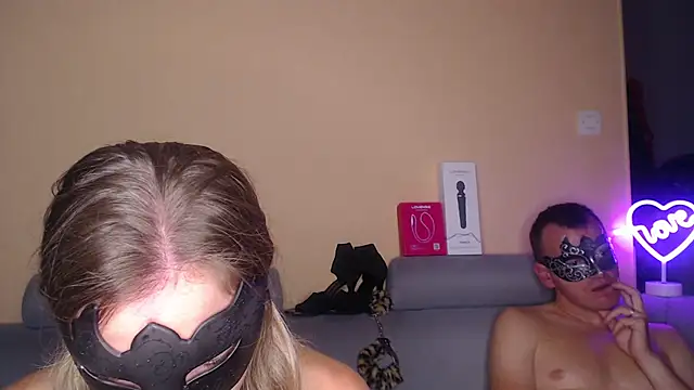Snapshot of Couplcandau_mym chatting on September 10, 2025, 7:02 pm Couplcandau mym online show from September 10, 2025, 7:02 pm