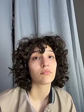 Snapshot of TeensNews18 chatting on February 19, 2026, 12:24 pm TeensNews18 online show from February 19, 2026, 12:24 pm