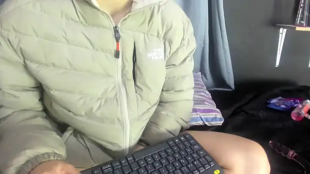 TeensNews18 online show from November 16, 2025, 12:32 pm