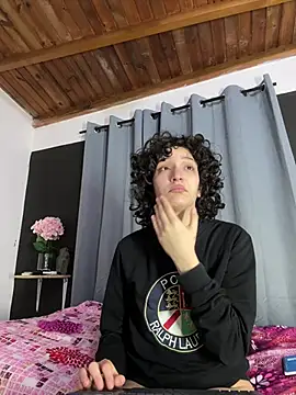 Snapshot of TeensNews18 chatting on March 3, 2026, 11:28 am TeensNews18 online show from March 3, 2026, 11:28 am