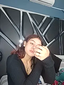 Julieth brown  online show from September 19, 2025, 7:29 pm