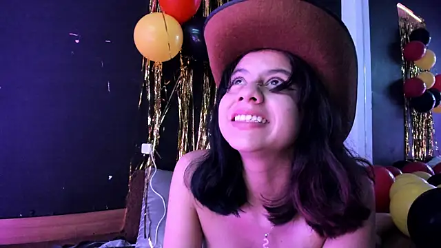 Julieth brown  online show from September 25, 2025, 3:51 pm