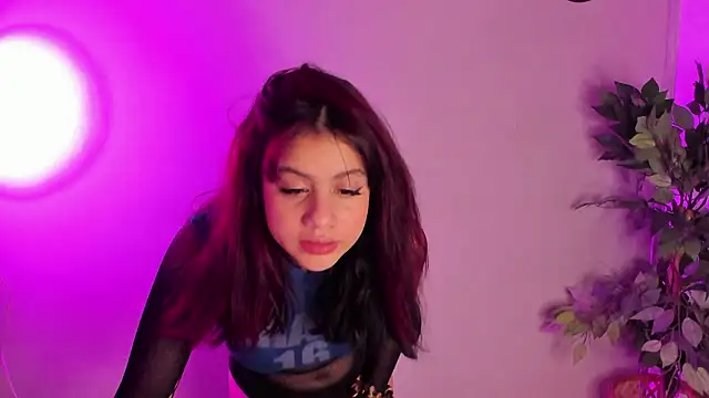 Snapshot of Julieth_brown_ chatting on February 15, 2026, 12:04 pm Julieth brown online show from February 15, 2026, 12:04 pm