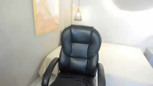 Snapshot of Julieth_brown_ chatting on December 19, 2025, 7:49 pm Julieth brown online show from December 19, 2025, 7:49 pm