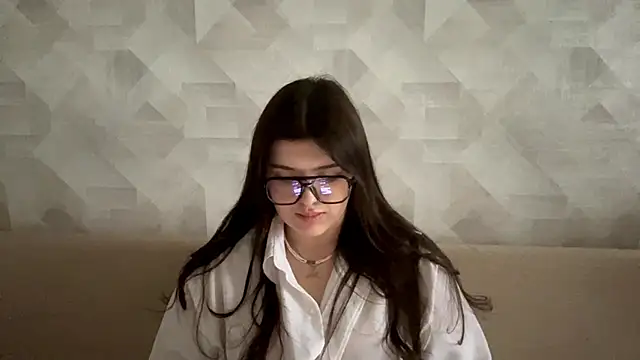 Snapshot of CarylWeatherholtz chatting on October 26, 2025, 1:55 pm CarylWeatherholtz online show from October 26, 2025, 1:55 pm