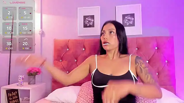 GabiHills online show from February 9, 2026, 2:09 am