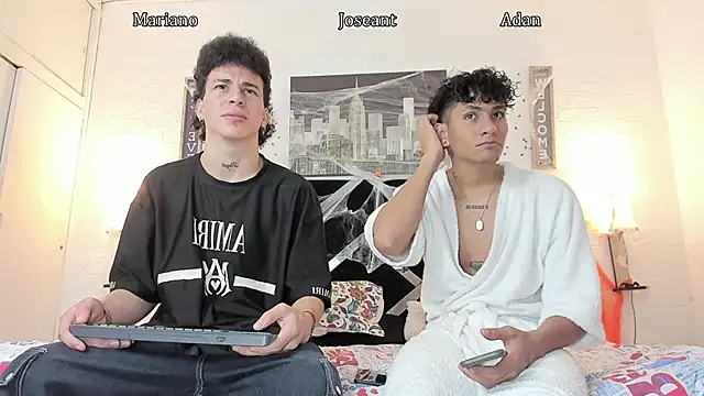 Snapshot of Adan_Oriol chatting on October 31, 2025, 3:58 am Adan Oriol online show from October 31, 2025, 3:58 am