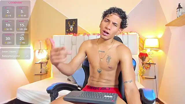 Snapshot of Adan_Oriol chatting on December 2, 2025, 3:52 am Adan Oriol online show from December 2, 2025, 3:52 am