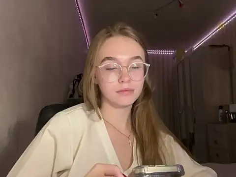 bellameow88 online show from November 7, 2025, 3:38 pm