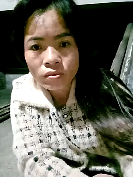 Snapshot of Maymay0033 chatting on November 15, 2025, 8:57 pm Maymay0033 online show from November 15, 2025, 8:57 pm