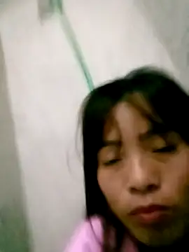 Snapshot of Maymay0033 chatting on November 6, 2025, 2:43 pm Maymay0033 online show from November 6, 2025, 2:43 pm