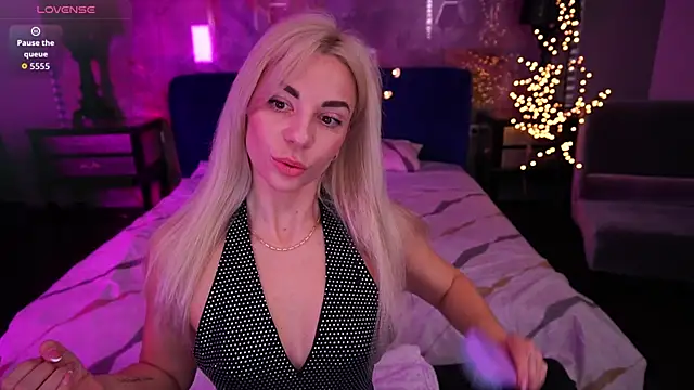 BellaRayyy online show from April 2, 2026, 1:29 pm