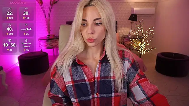 BellaRayyy online show from April 12, 2026, 7:50 pm