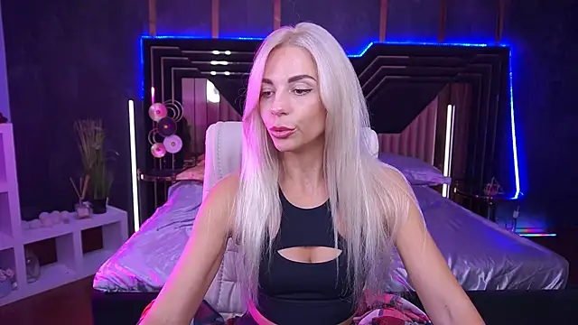 BellaRayyy online show from October 9, 2025, 1:06 am