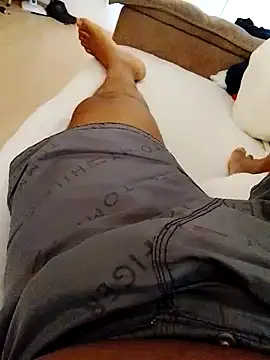 Snapshot of ellsonn chatting on September 22, 2025, 5:19 pm ellsonn online show from September 22, 2025, 5:19 pm