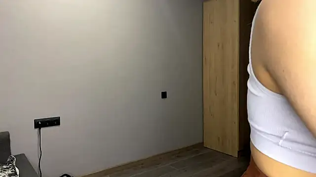 Snapshot of AiMinix chatting on October 2, 2025, 4:21 pm AiMinix online show from October 2, 2025, 4:21 pm