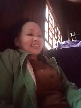  YooY  online show from October 7, 2025, 10:05 am