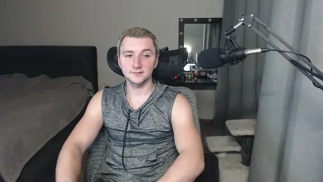 Snapshot of Elvin_Vaenight chatting on October 15, 2025, 10:40 pm Elvin Vaenight online show from October 15, 2025, 10:40 pm