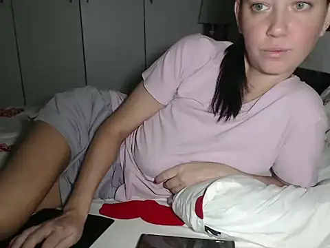 Snapshot of petite_danielle chatting on September 10, 2025, 1:26 am petite danielle online show from September 10, 2025, 1:26 am