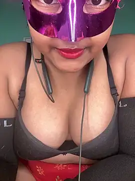 mimi87hoty online show from February 19, 2026, 6:38 pm