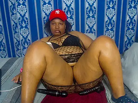 JUICEYLIPS333 online show from November 8, 2025, 6:22 pm