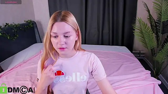 Sylvia Ortiz online show from November 2, 2025, 1:10 am