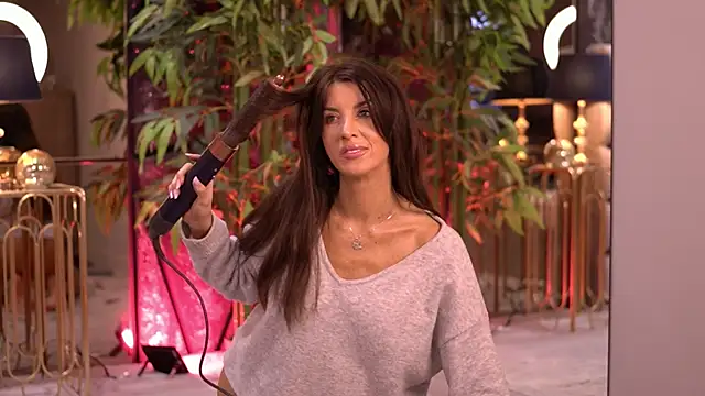 StephieRouse online show from March 28, 2026, 8:48 am