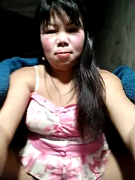 Snapshot of lusy-00 chatting on February 10, 2026, 2:05 pm lusy-00 online show from February 10, 2026, 2:05 pm